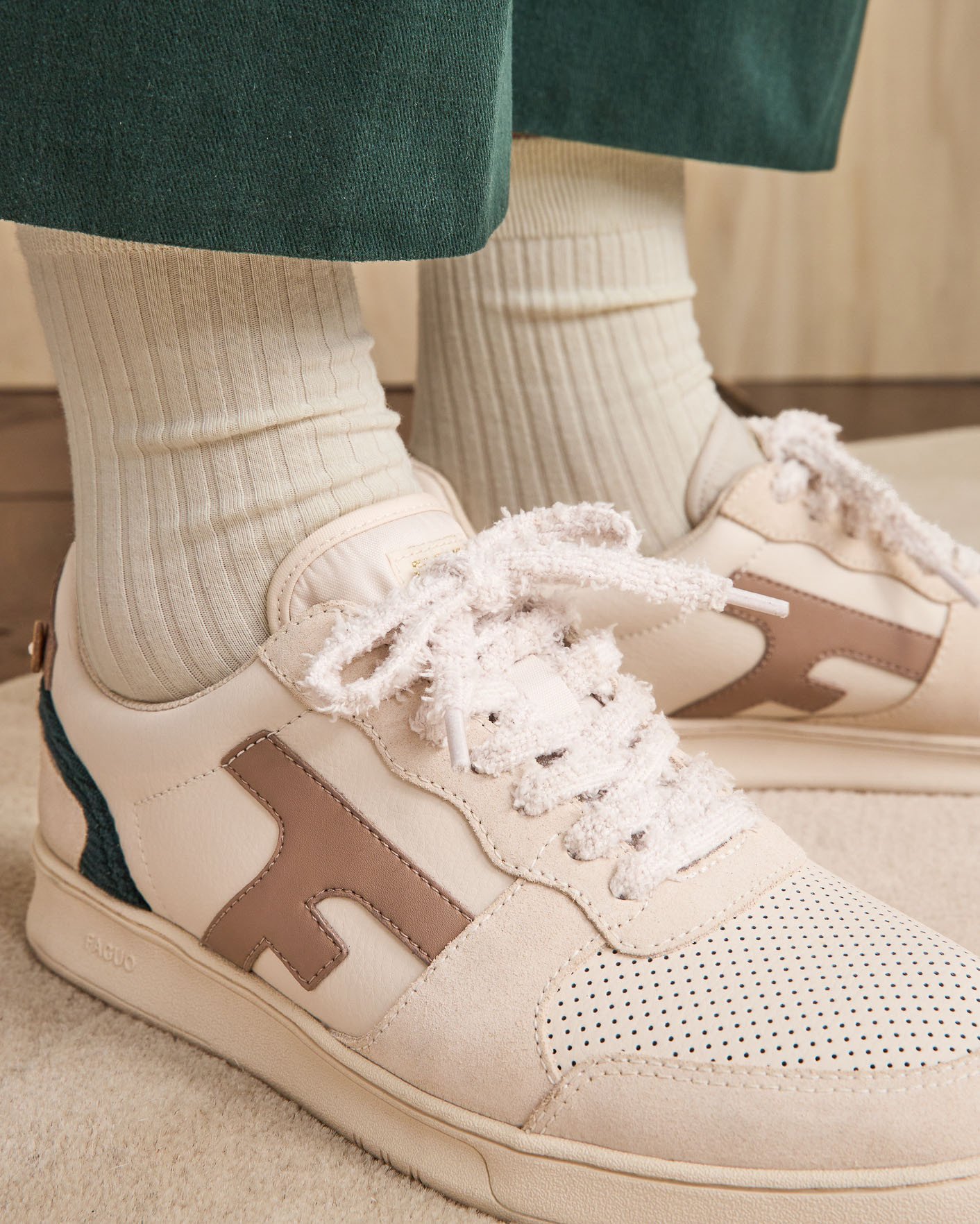 Baskets écrues & vert émeraude cuir & suède - HAZEL