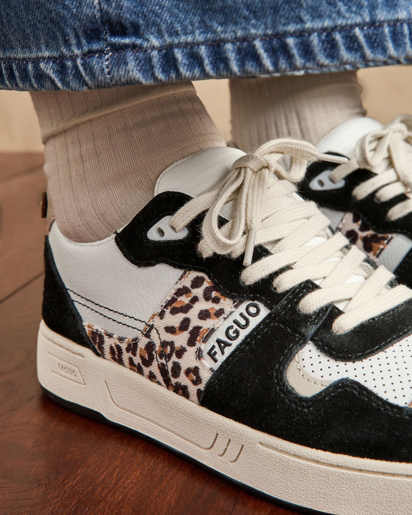 Baskets blanche & léopard, cuir & suède - CEIBA