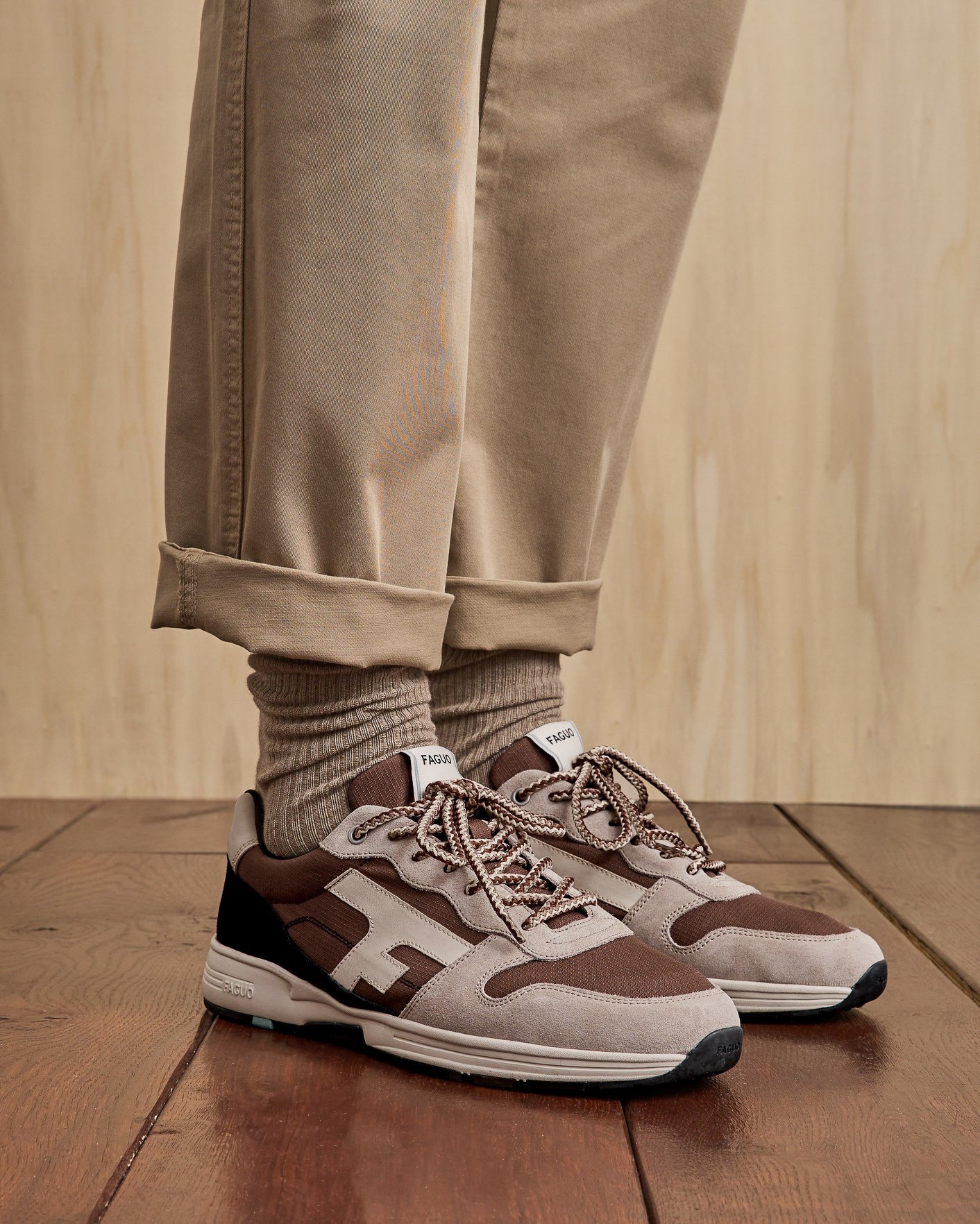 Baskets marron foncé suède - OLIVE