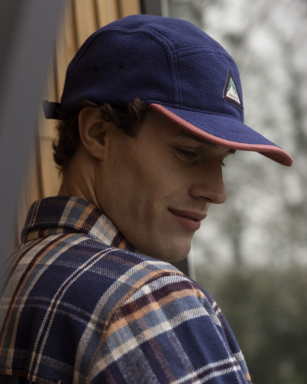 Casquette bleu indigo