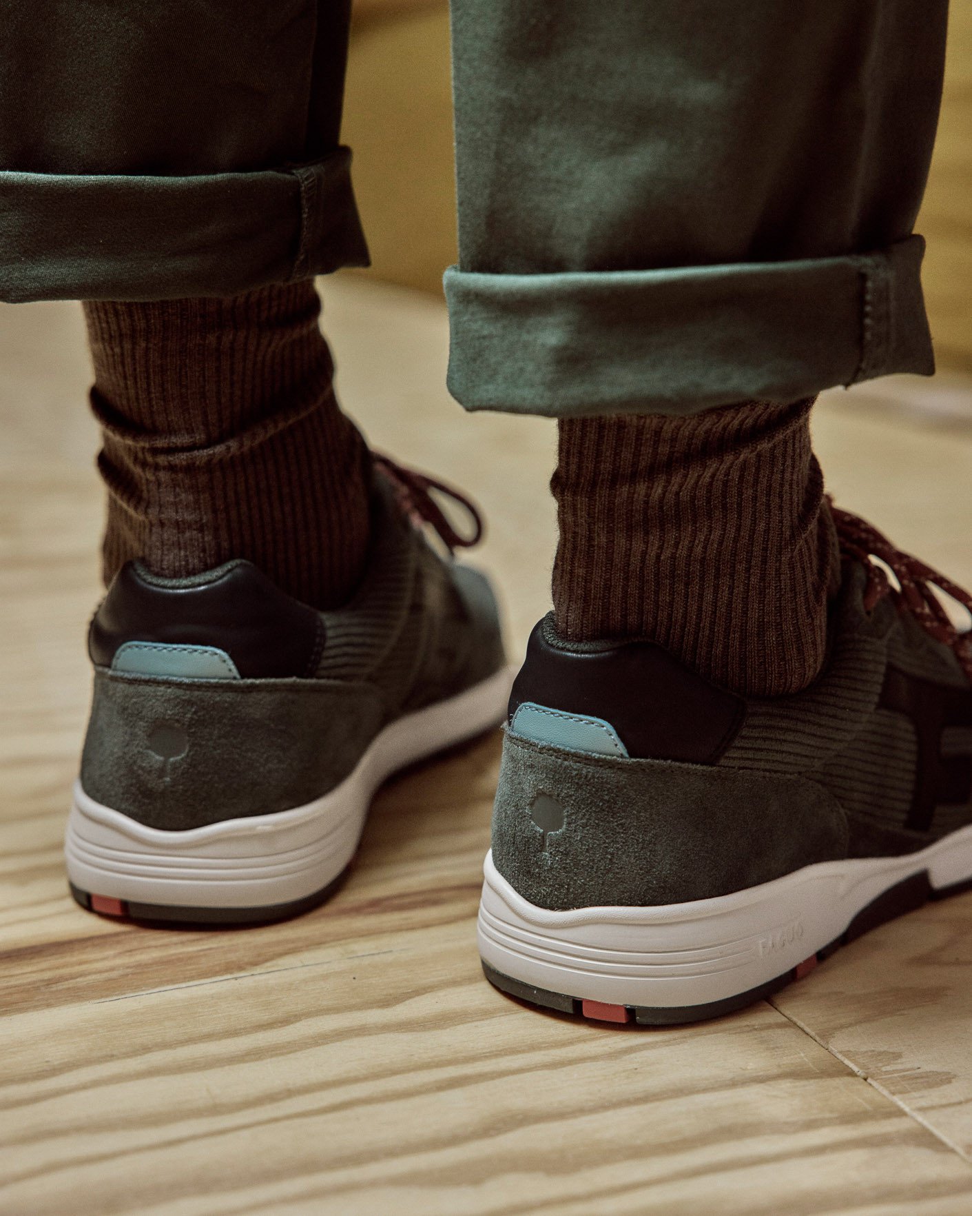 Baskets kaki velours - OLIVE