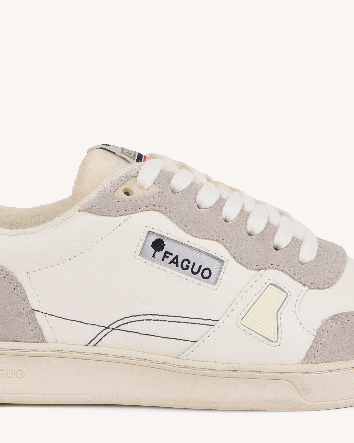 Baskets blanche & bleu marine cuir & suède - COMMUTE 1